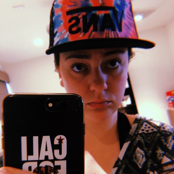 Meet your Posher, Maiara - Picture 1 of 1